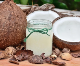 Sự thật về tác dụng dưỡng trắng và trị mụn của dầu dừa